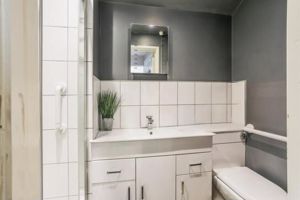 Photo 14- click for photo gallery